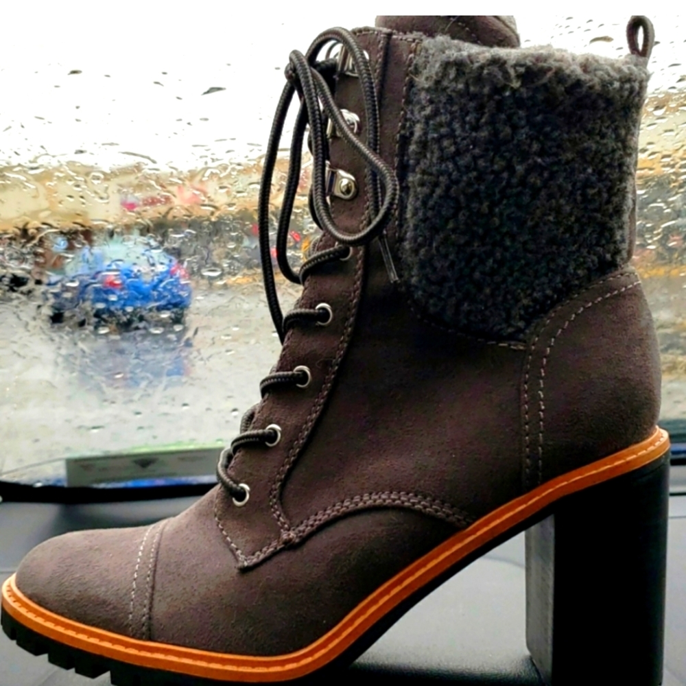 Nine West chunky heel boot